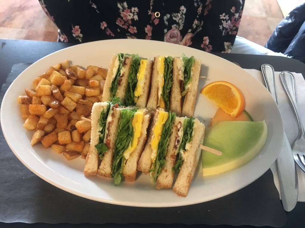 LIntermède Du Lac Restaurant | restaurant | 316 Rue Laurier, Disraeli, QC G0N 1E0, Canada | 4184491766 OR +1 418-449-1766