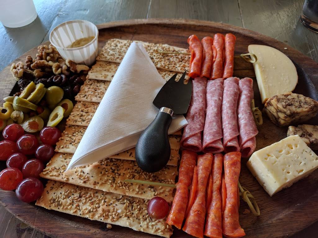 Antebellum Ale House | restaurant | 321 E Oak St, Weatherford, TX 76086, USA | 8173416625 OR +1 817-341-6625