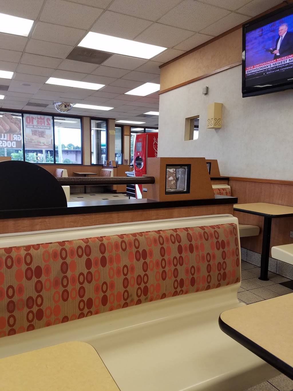 Burger King | restaurant | 250 W Virginia St, Crystal Lake, IL 60014, USA | 8154592976 OR +1 815-459-2976