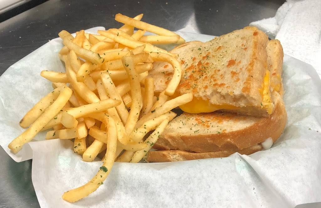 Quinns Pub & Grill | restaurant | 200 Nieto Ave suite a, Long Beach, CA 90803, USA | 5624342606 OR +1 562-434-2606