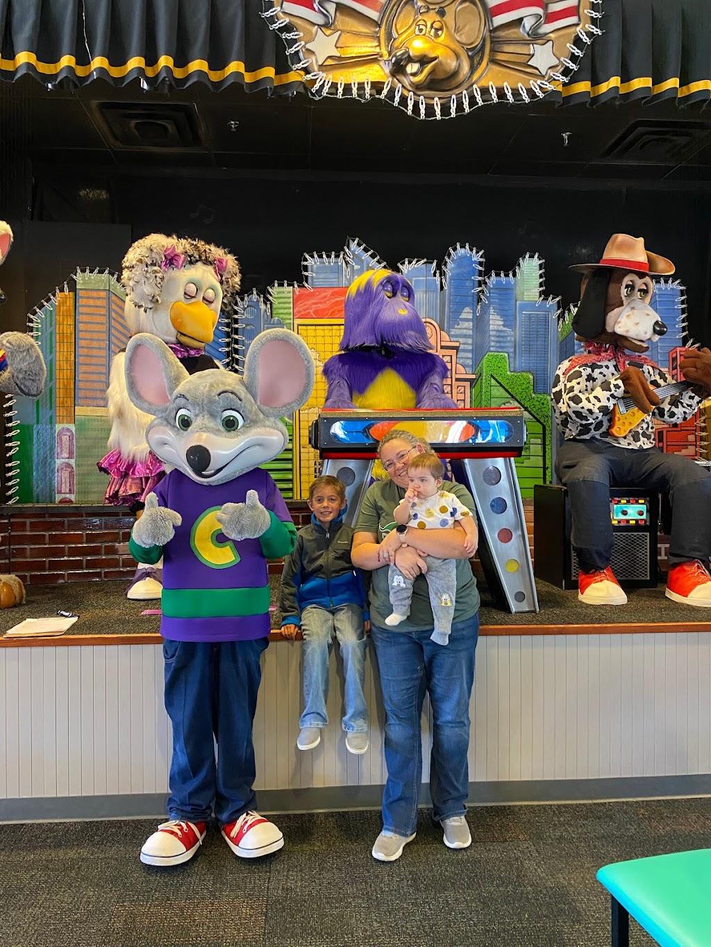 Chuck E. Cheese | restaurant | 2500 Coulter St Ste. 124, Amarillo, TX 79109, USA | 8063548000 OR +1 806-354-8000