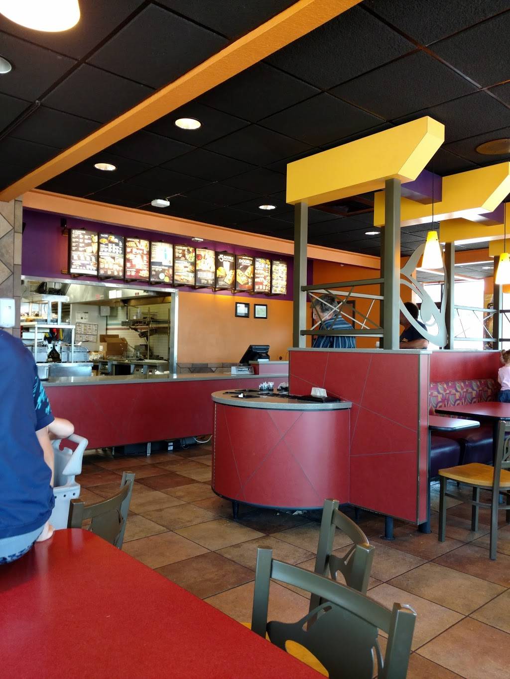 Taco Bell | meal takeaway | 2999 W 16th St, Bedford, IN 47421, USA | 8122799726 OR +1 812-279-9726