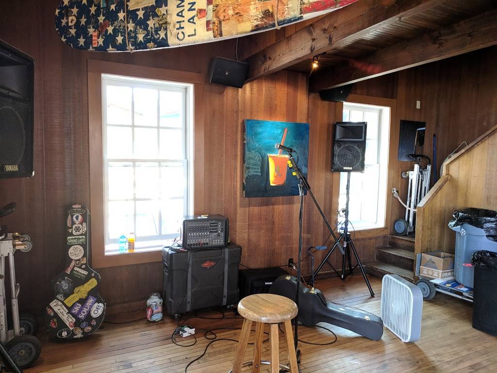 Chambers Landing Bar & Grill | restaurant | 6300 W Lake Blvd, Homewood, CA 96141, USA | 5305259190 OR +1 530-525-9190