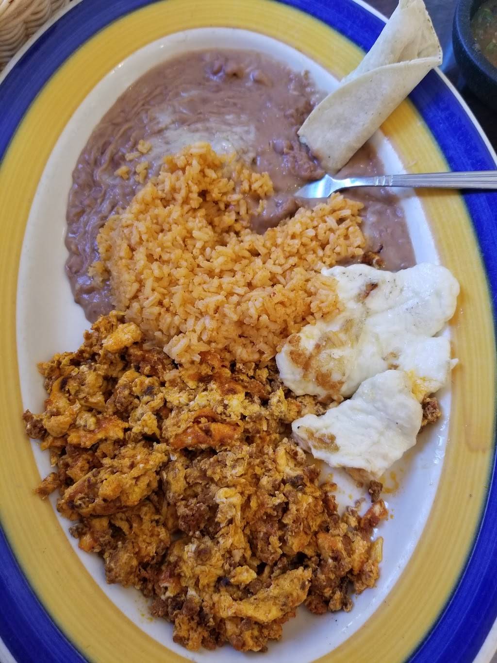 Juquila Restaurant | restaurant | 11619 Santa Monica Blvd, Los Angeles, CA 90025, USA | 3103121079 OR +1 310-312-1079