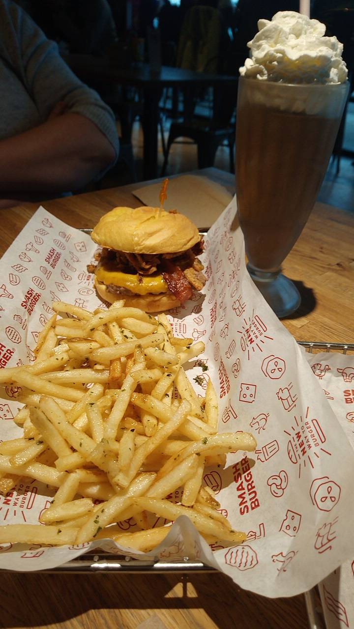 Smashburger | restaurant | 36 E Sunrise Hwy, Lindenhurst, NY 11757, USA | 6314504324 OR +1 631-450-4324