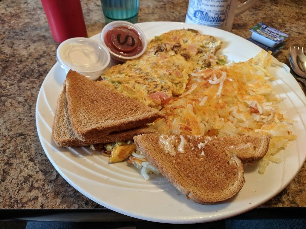 Sunrise Family Restaurant | restaurant | 1052 W Main St, Stoughton, WI 53589, USA | 6088771930 OR +1 608-877-1930