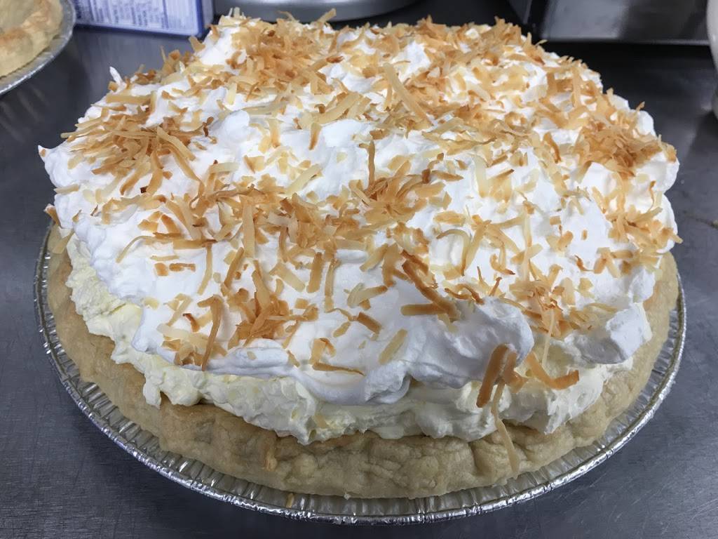 T & R Junction | restaurant | 104 N Peters St, Garrett, IN 46738, USA | 2605539023 OR +1 260-553-9023