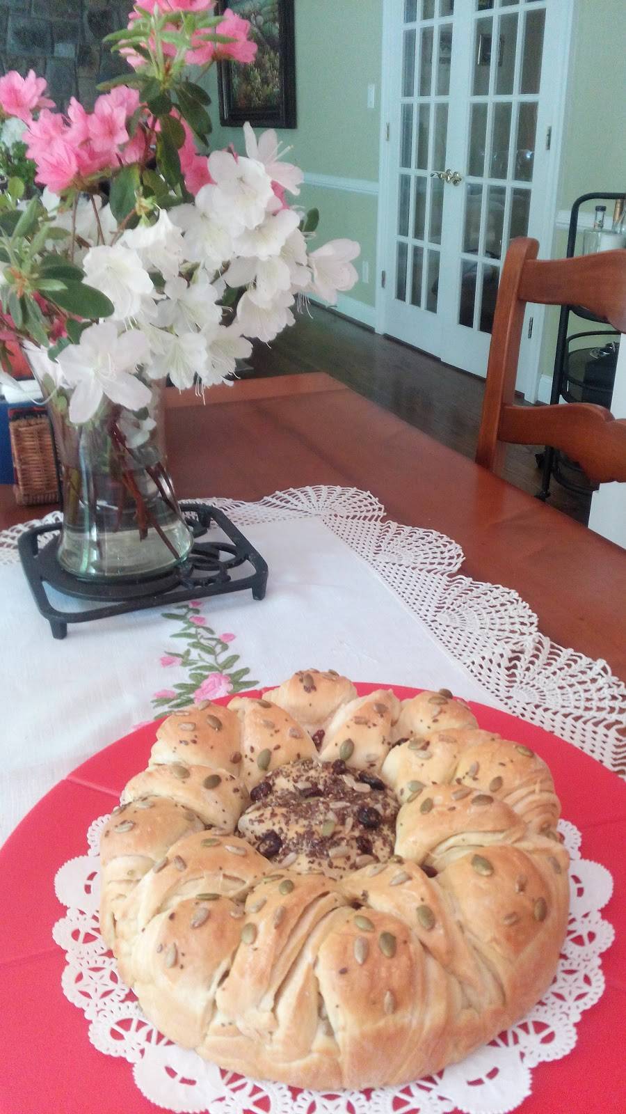 MAMINA KUHINJA | restaurant | 5910 N Clark St, Chicago, IL 60660, USA | 7738632366 OR +1 773-863-2366