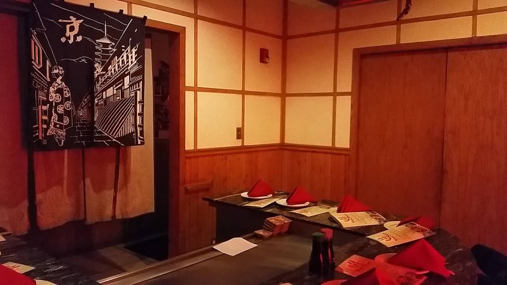 Yue Sun Restaurant | restaurant | 357 Georgetown Square, Wood Dale, IL 60191, USA | 6305952288 OR +1 630-595-2288