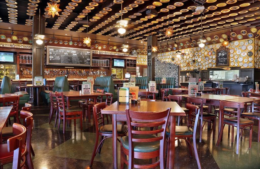 Flying Saucer Draught Emporium | restaurant | 1400 N Germantown Pkwy Suite 114, Cordova, TN 38016, USA | 9017555530 OR +1 901-755-5530