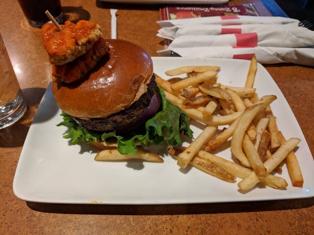 TGI Fridays | restaurant | 280 Marsh Ave, Staten Island, NY 10314, USA | 7189827801 OR +1 718-982-7801