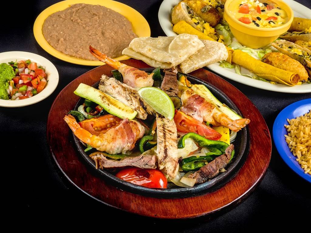 Lunas Mexican Restaurant | restaurant | Mainland Crossing, 9300 Emmett F Lowry Expy, Texas City, TX 77591, USA | 4099867919 OR +1 409-986-7919