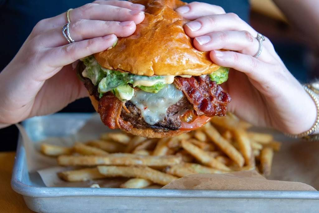 BJs Restaurant & Brewhouse | restaurant | 1580 N University Dr, Coral Springs, FL 33071, USA | 9542277055 OR +1 954-227-7055