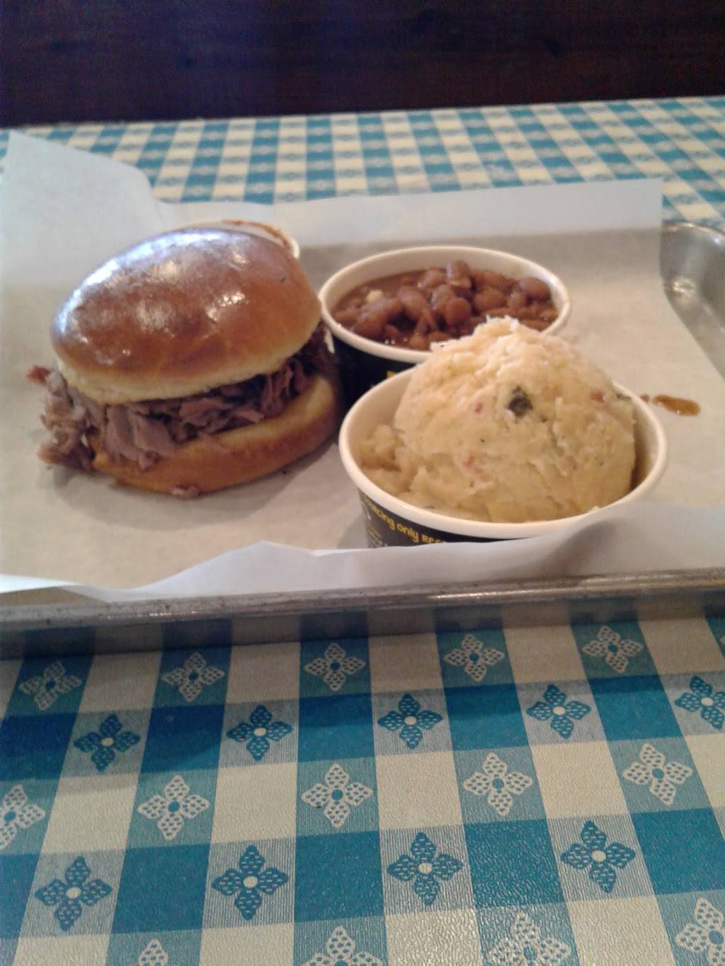 Dickeys Barbecue Pit | restaurant | 2445 W Northwest Hwy, Dallas, TX 75220, USA | 2143503095 OR +1 214-350-3095