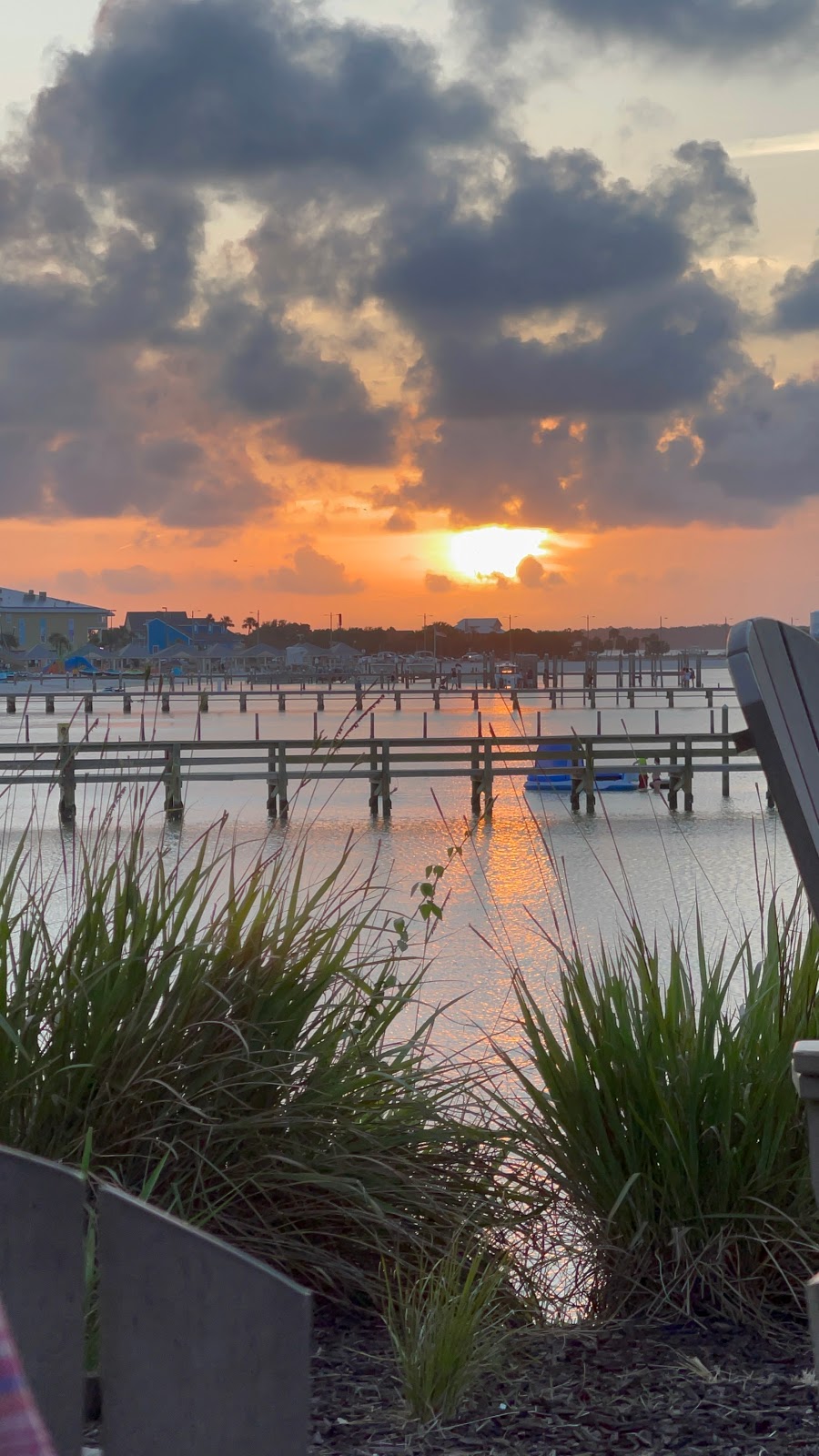 Red Fish Blue Fish Pensacola Beach | restaurant | 5 Via De Luna Dr #B, Pensacola Beach, FL 32561, USA | 8506778899 OR +1 850-677-8899