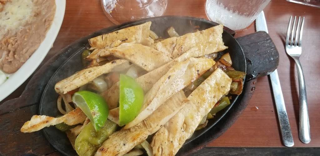 La Cabana Mexican Bar and Grill | restaurant | 2060 S Bay St, Eustis, FL 32726, USA | 3523574600 OR +1 352-357-4600