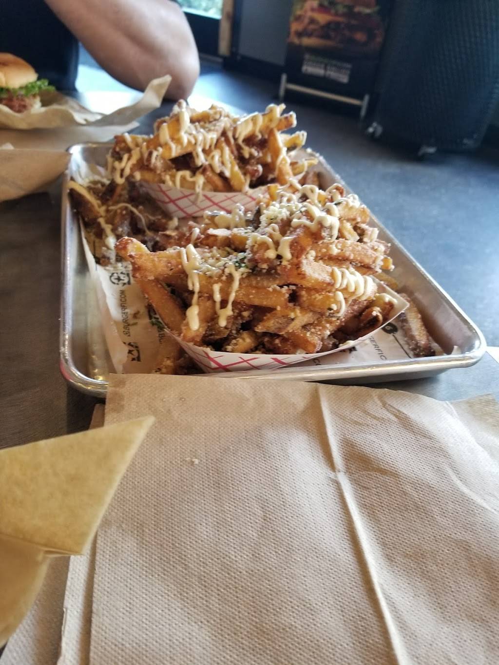 BurgerFi | restaurant | 7959 W Atlantic Ave #201, Delray Beach, FL 33446, USA | 5615628039 OR +1 561-562-8039