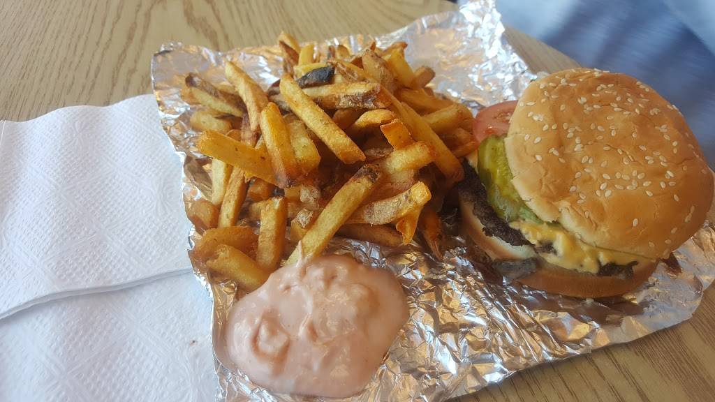 Five Guys | meal takeaway | 8360 3rd St N, Lake Elmo, MN 55042, USA | 6513301780 OR +1 651-330-1780