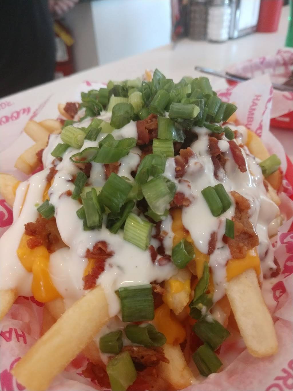 Schoops Hamburgers | restaurant | 1124 N Main St, Crown Point, IN 46307, USA | 2196632288 OR +1 219-663-2288