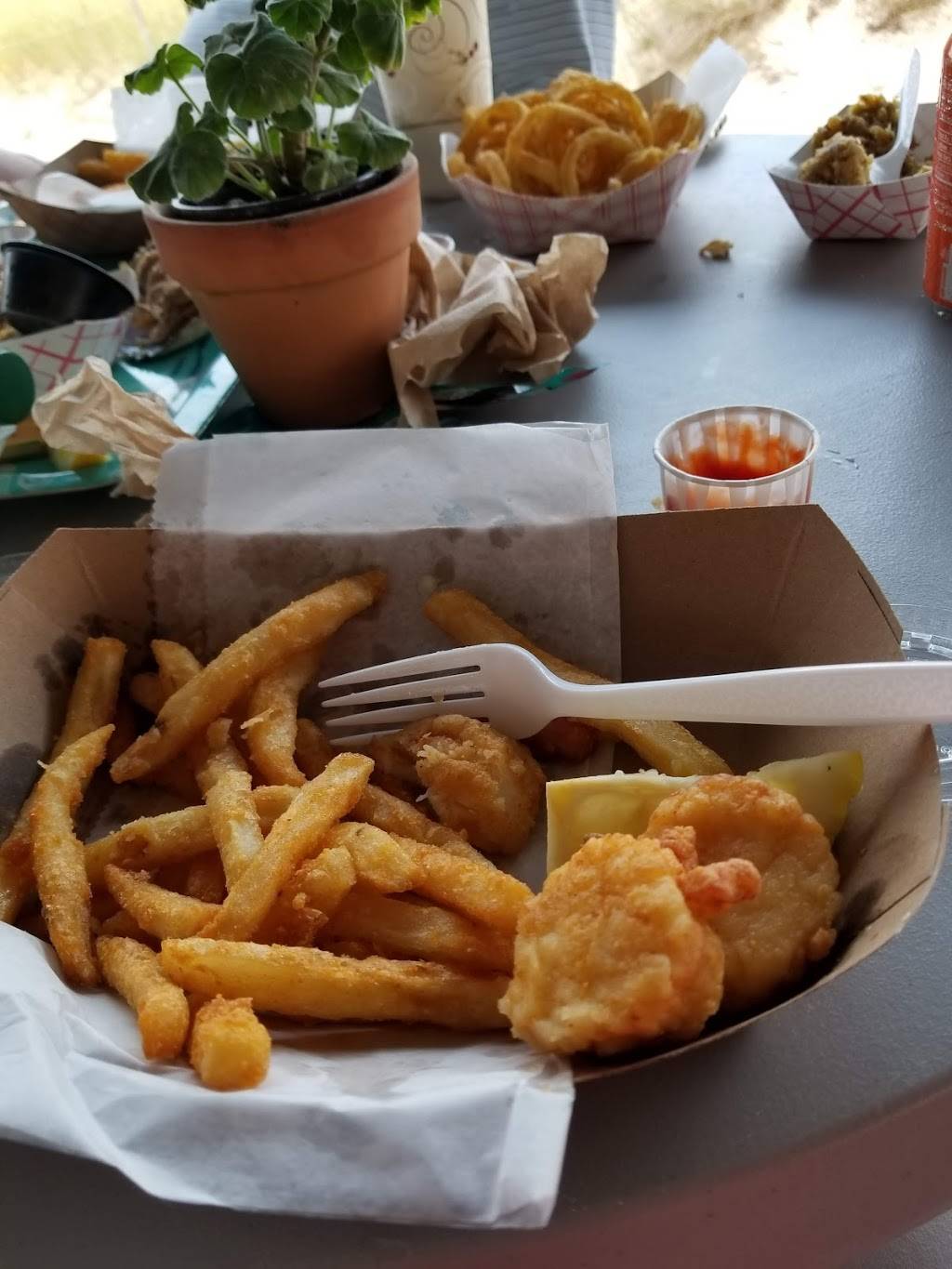 Kalmus Beach Snack Bar | meal takeaway | 670 Ocean St, Hyannis, MA 02601, USA | 5087780777 OR +1 508-778-0777