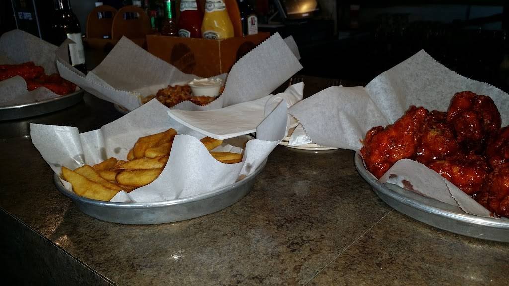 Xs & Os Sports Bar - Bridgeview | restaurant | 7801 W 79th St, Bridgeview, IL 60455, USA | 7087289696 OR +1 708-728-9696