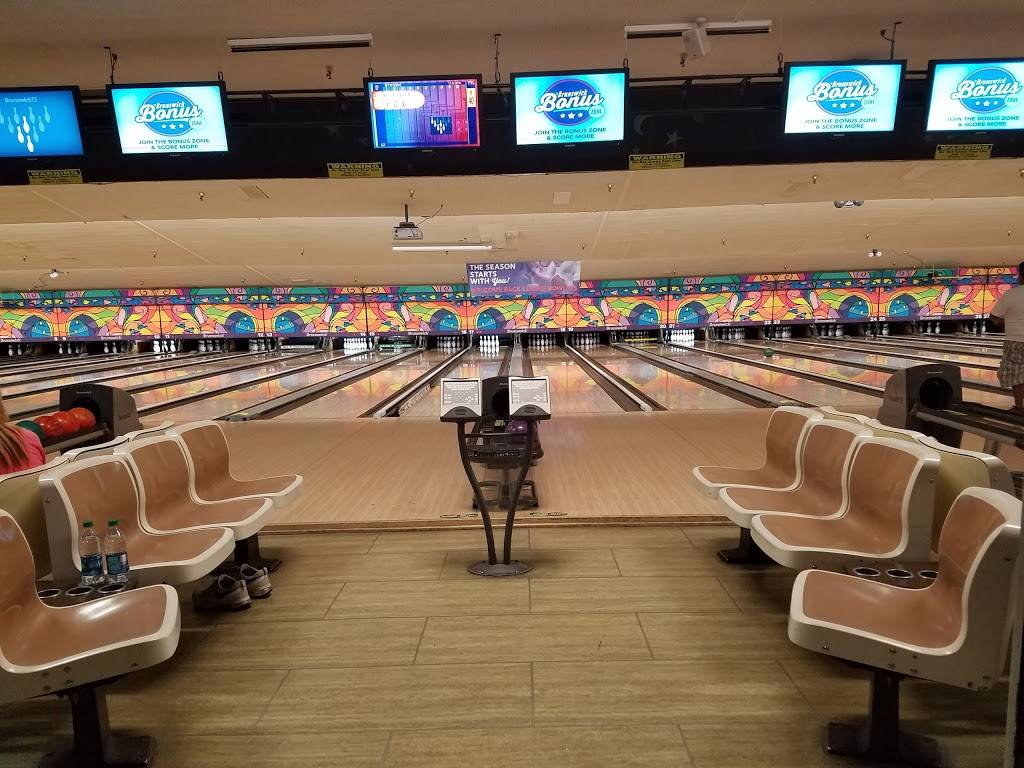 Bowlero Lancaster | restaurant | 43233 Sierra Hwy, Lancaster, CA 93534, USA | 6619482651 OR +1 661-948-2651