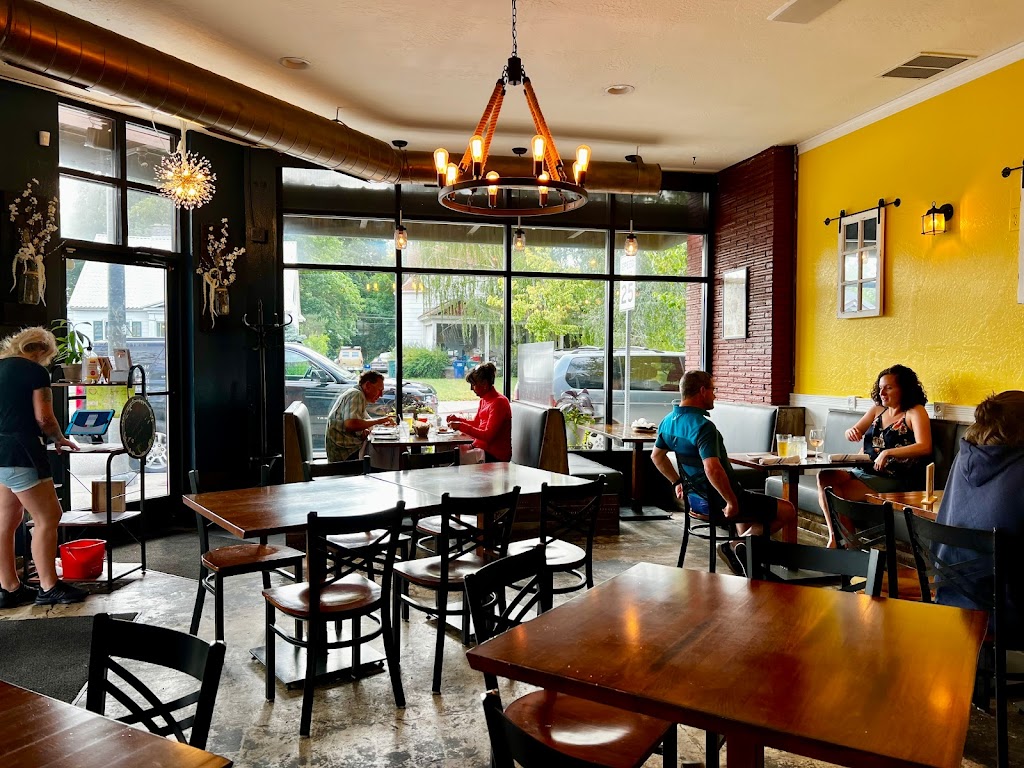 Izzys Comfort Kitchen | restaurant | 726 N 4th St, Coeur dAlene, ID 83814, USA | 2089300930 OR +1 208-930-0930