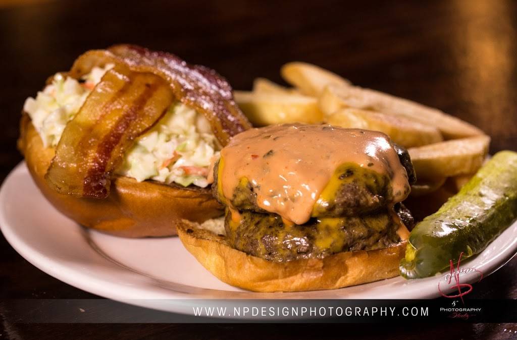 Roosters Roadhouse | restaurant | 1767 Co Rd T, New Richmond, WI 54017, USA | 7152469910 OR +1 715-246-9910