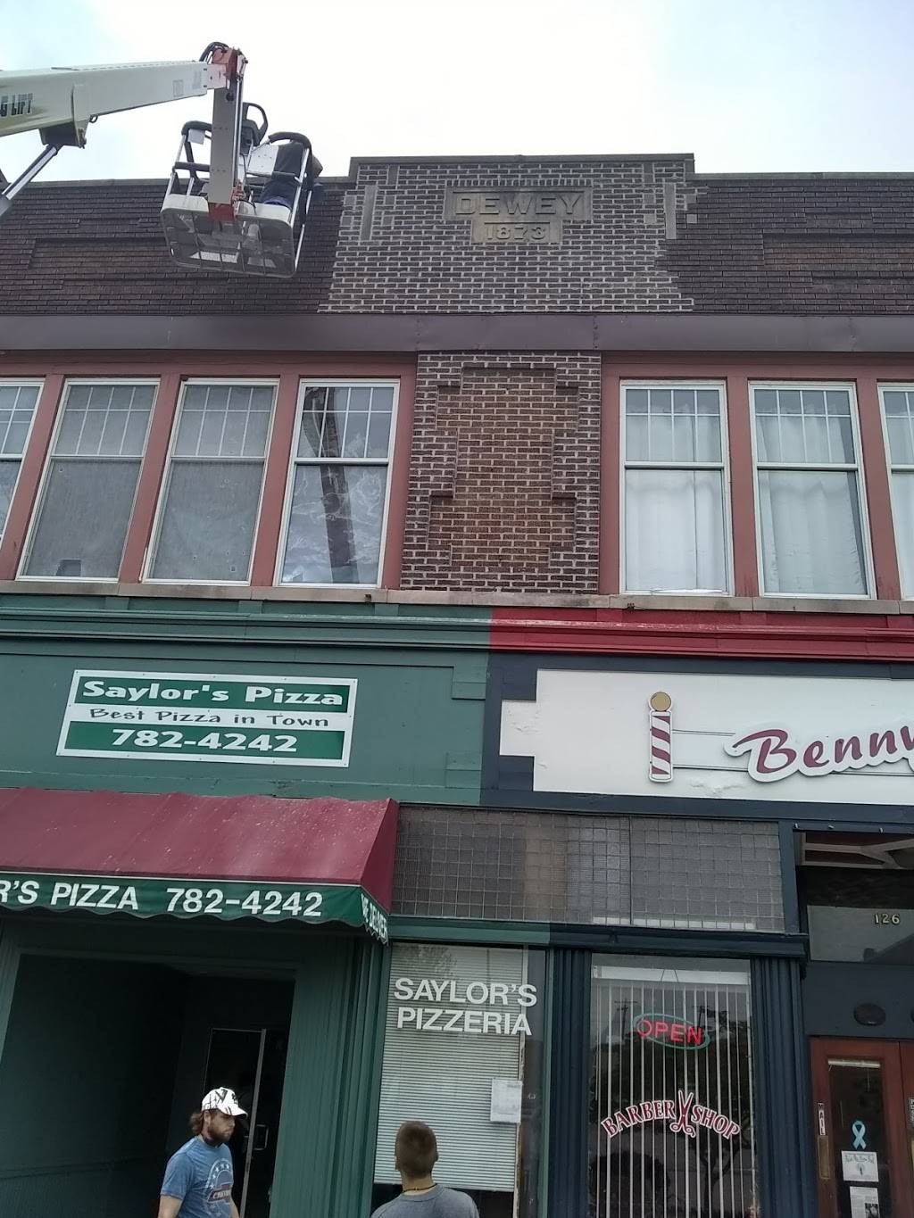 Saylors Front Street Pizzeria | restaurant | 128 S Front St, Dowagiac, MI 49047, USA | 2697824242 OR +1 269-782-4242