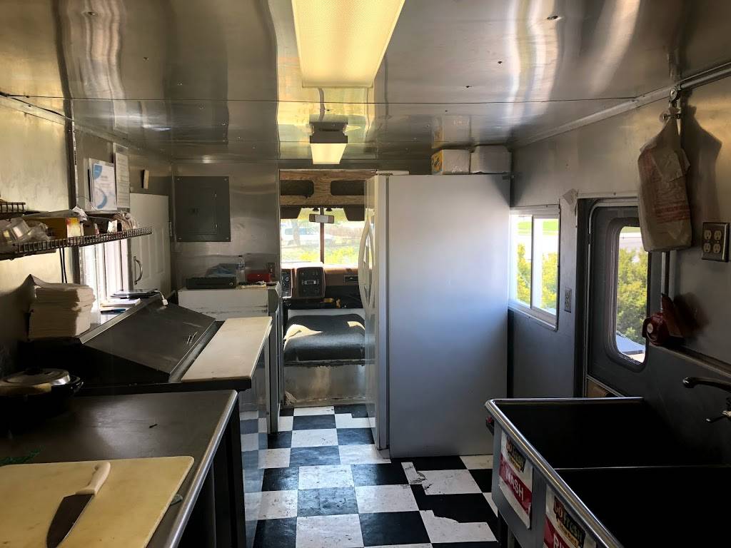 Taqueria El Mezquite | restaurant | 1324 E Euclid Ave, Des Moines, IA 50316, USA | 5157292445 OR +1 515-729-2445