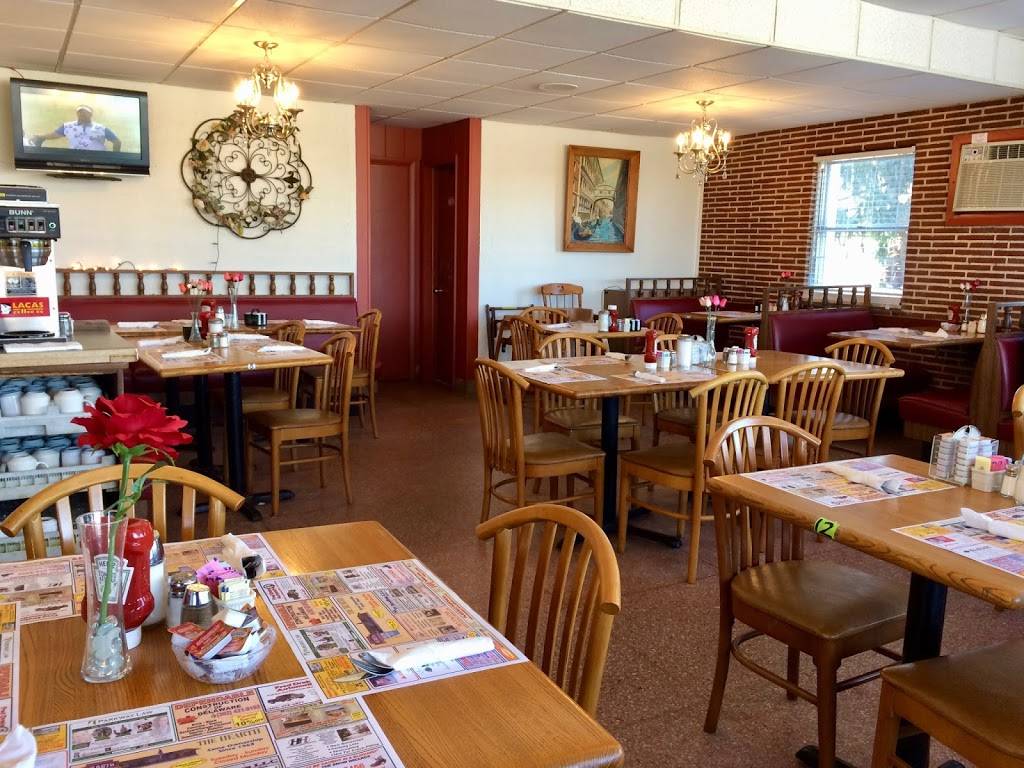 The Hearth | restaurant | 3147 Dupont Pkwy, Middletown, DE 19709, USA | 3024643995 OR +1 302-464-3995