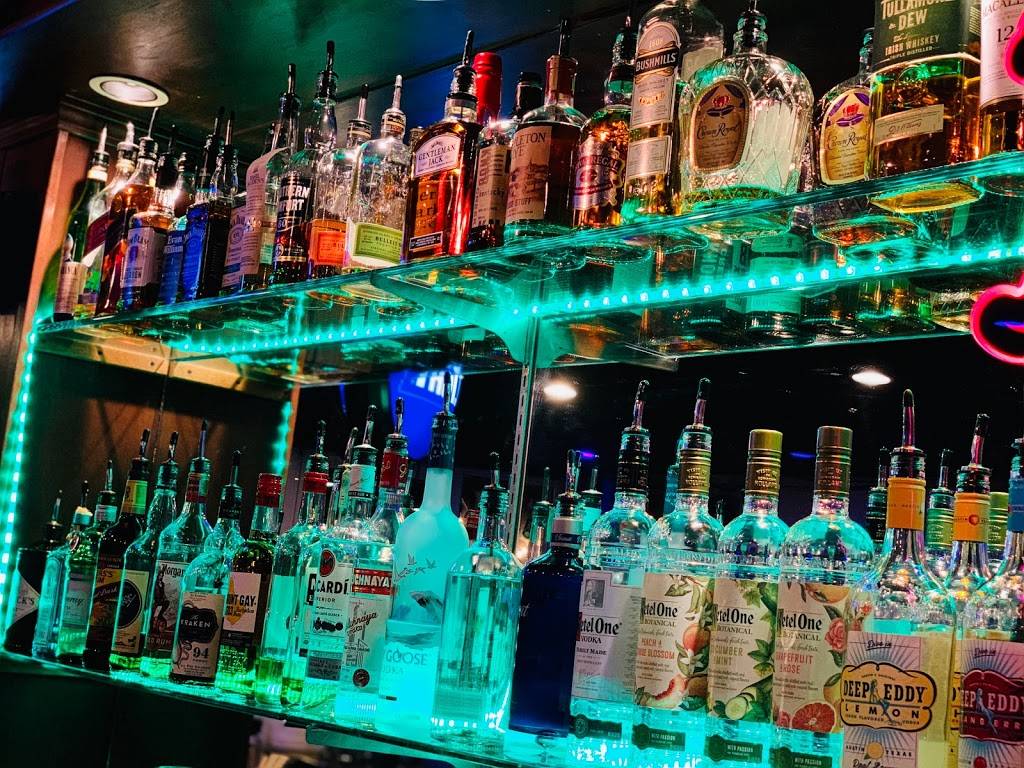 Alki Beach Pub & Eatery | restaurant | 2814, 2722 Alki Ave SW, Seattle, WA 98116, USA | 2069327935 OR +1 206-932-7935