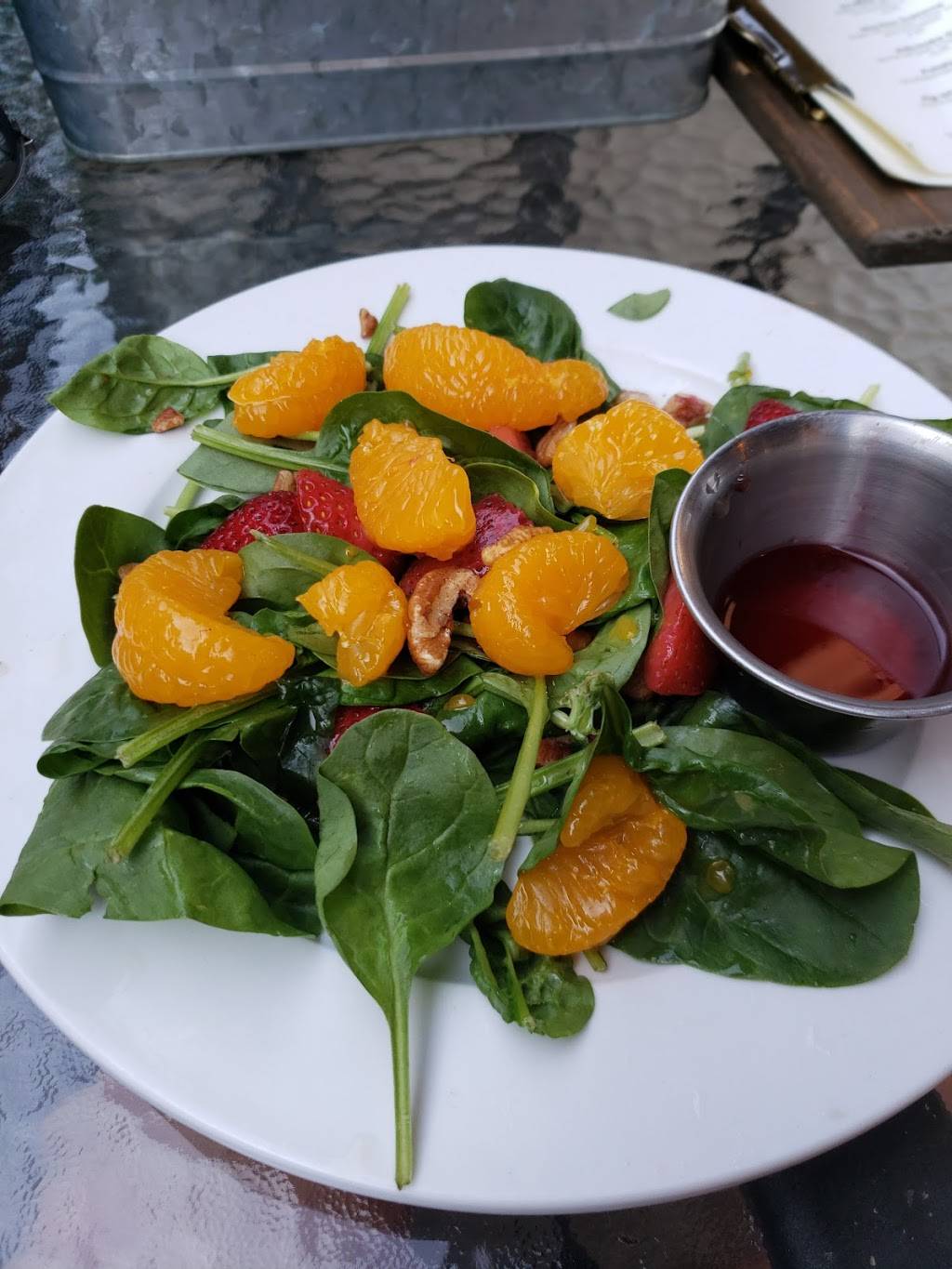 The Freighthouse Restaurant | restaurant | 107 Vine St, La Crosse, WI 54601, USA | 6087846211 OR +1 608-784-6211