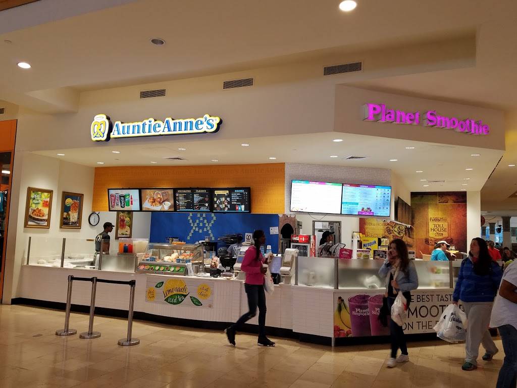 Auntie Annes | restaurant | 4400 Sharon Rd Suite G40, Charlotte, NC 28211, USA | 7043649933 OR +1 704-364-9933