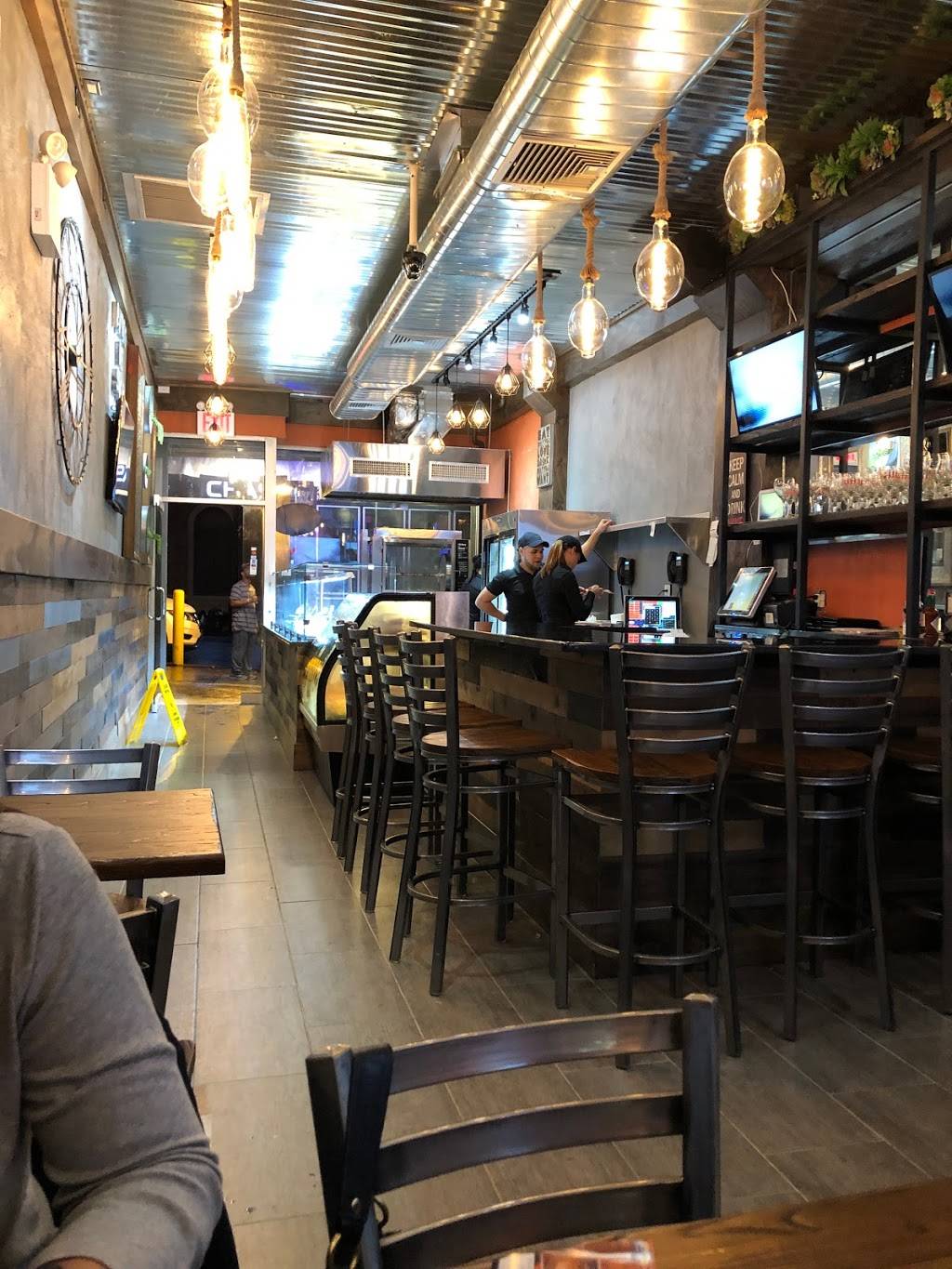 Punto de Sabor Xpress | restaurant | 200a W 231st St, Bronx, NY 10463, USA | 7187088471 OR +1 718-708-8471