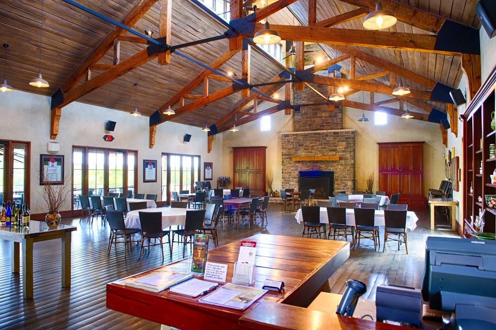 Chandler Hill Vineyards | restaurant | 596 Defiance Rd, Defiance, MO 63341, USA | 6367982675 OR +1 636-798-2675