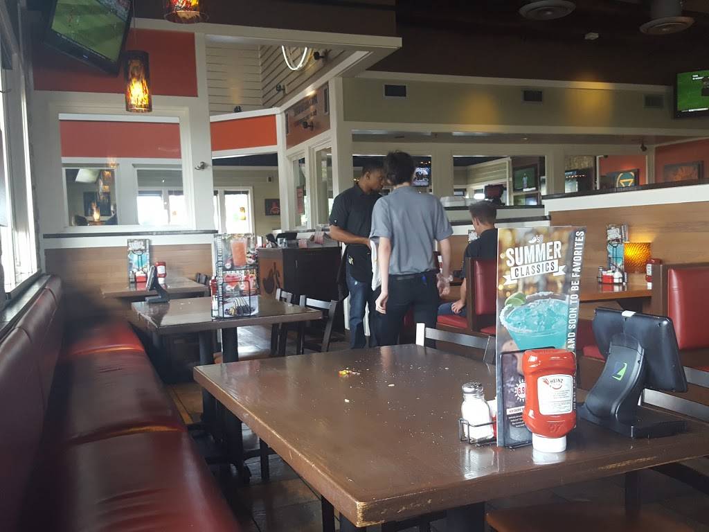 Chilis Grill & Bar | meal takeaway | 8445 N Rockwell Ave, Oklahoma City, OK 73132, USA | 4057285424 OR +1 405-728-5424