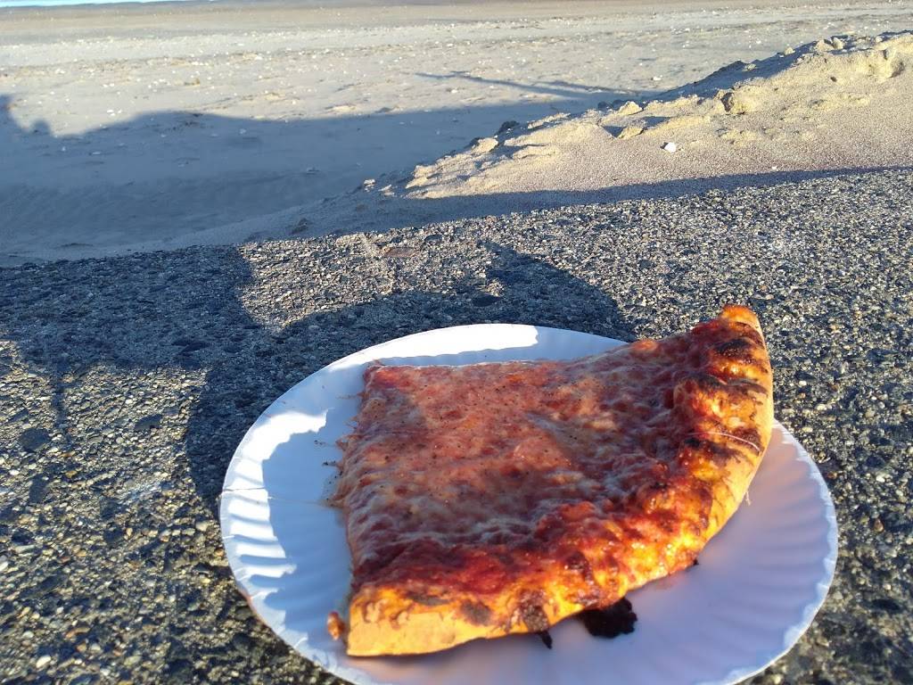 Bianchis Pizza | restaurant | 322 Revere Beach Blvd, Revere, MA 02151, USA | 7812849472 OR +1 781-284-9472