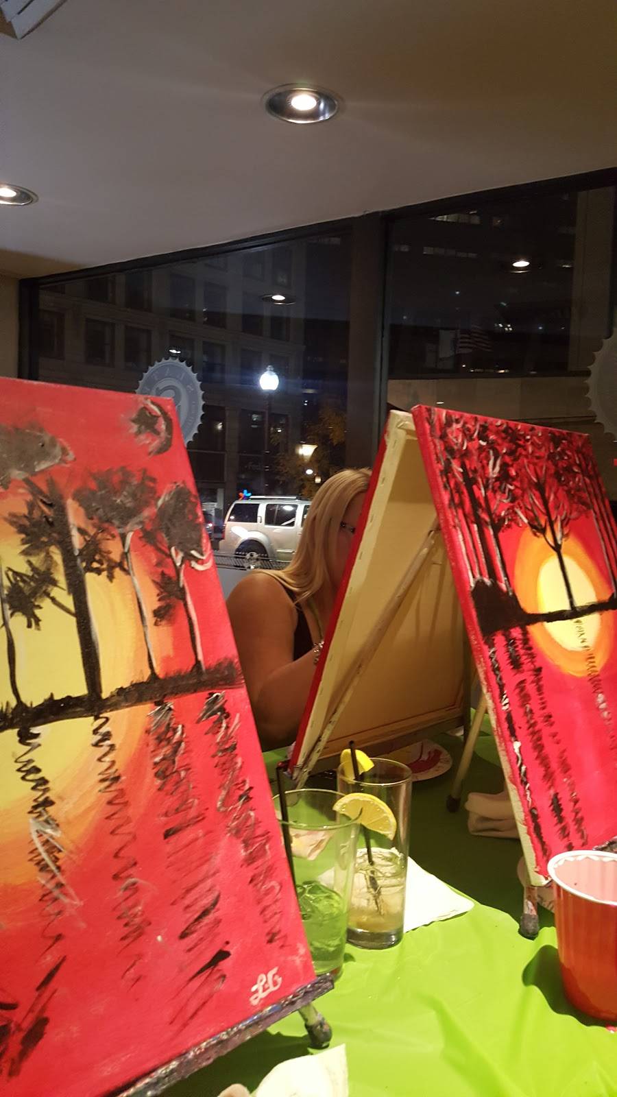 Slate Bar & Grill | restaurant | 109 High St, Boston, MA 02110, USA | 8572637372 OR +1 857-263-7372