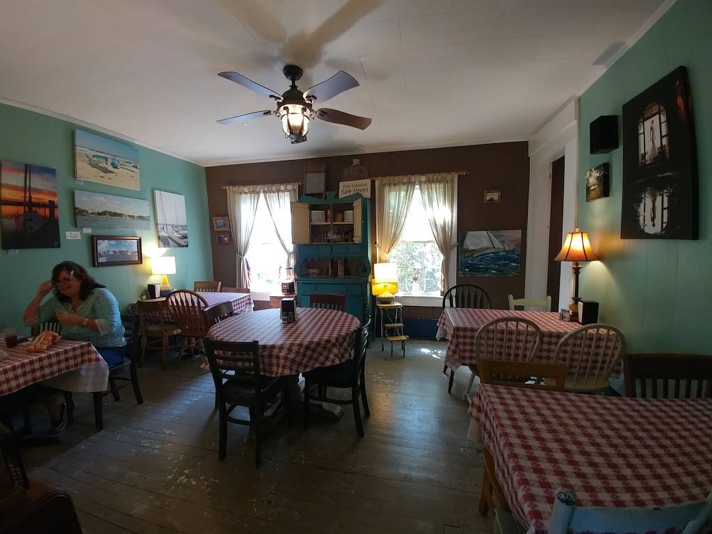 Moore Street Market | cafe | 130 State Rd 1528, Southport, NC 28461, USA | 9103634203 OR +1 910-363-4203