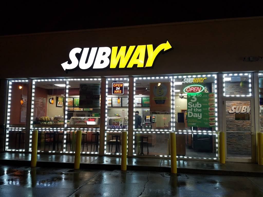 Subway Restaurants | restaurant | 2357 W Fullerton Ave, Chicago, IL 60647, USA | 7737723107 OR +1 773-772-3107