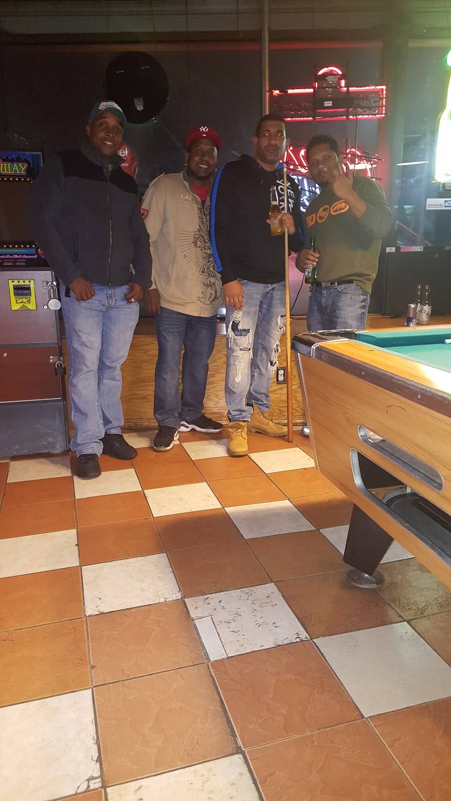 Caribbean Hut | restaurant | 137 Sheridan Blvd, Inwood, NY 11096, USA | 5163710711 OR +1 516-371-0711