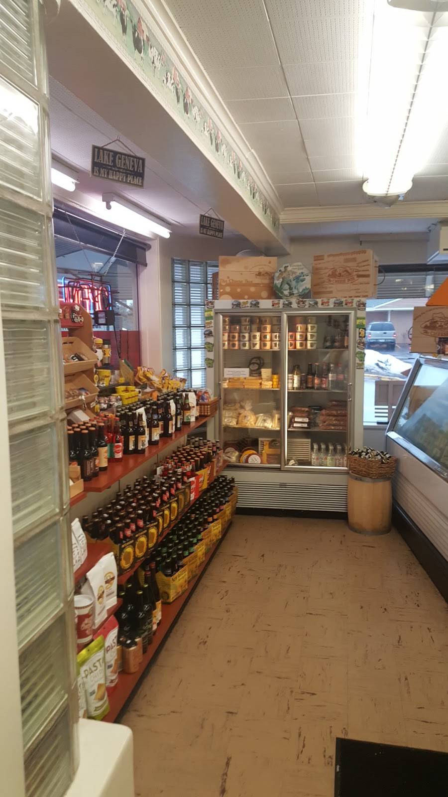 The Cheese Box | restaurant | 801 S Wells St, Lake Geneva, WI 53147, USA | 2622483440 OR +1 262-248-3440