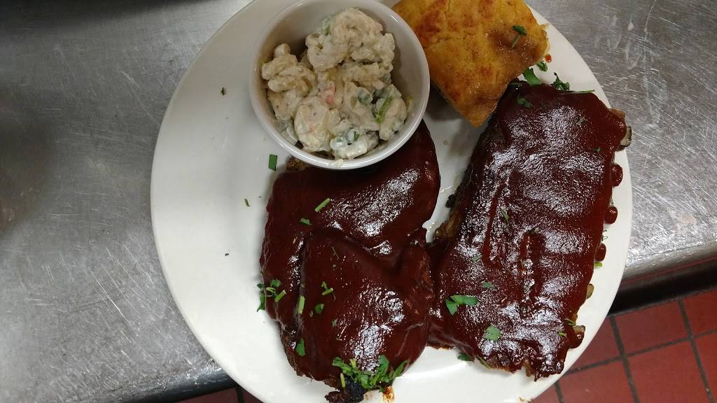 Curleys | restaurant | 96 State St, Auburn, NY 13021, USA | 3152525224 OR +1 315-252-5224