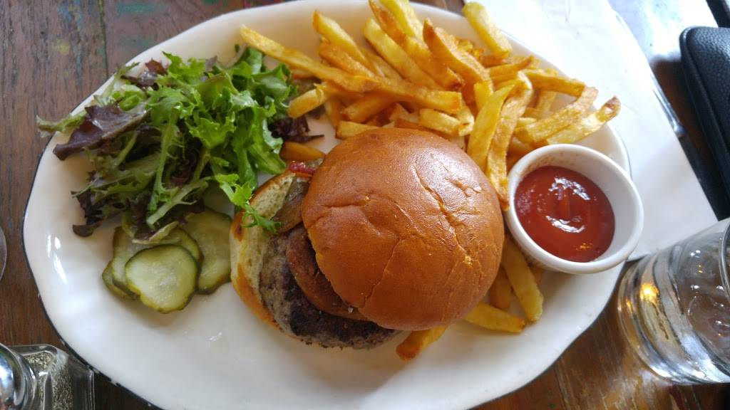 Le Paddock | restaurant | 1235 Prospect Ave, Brooklyn, NY 11218, USA | 7184350921 OR +1 718-435-0921