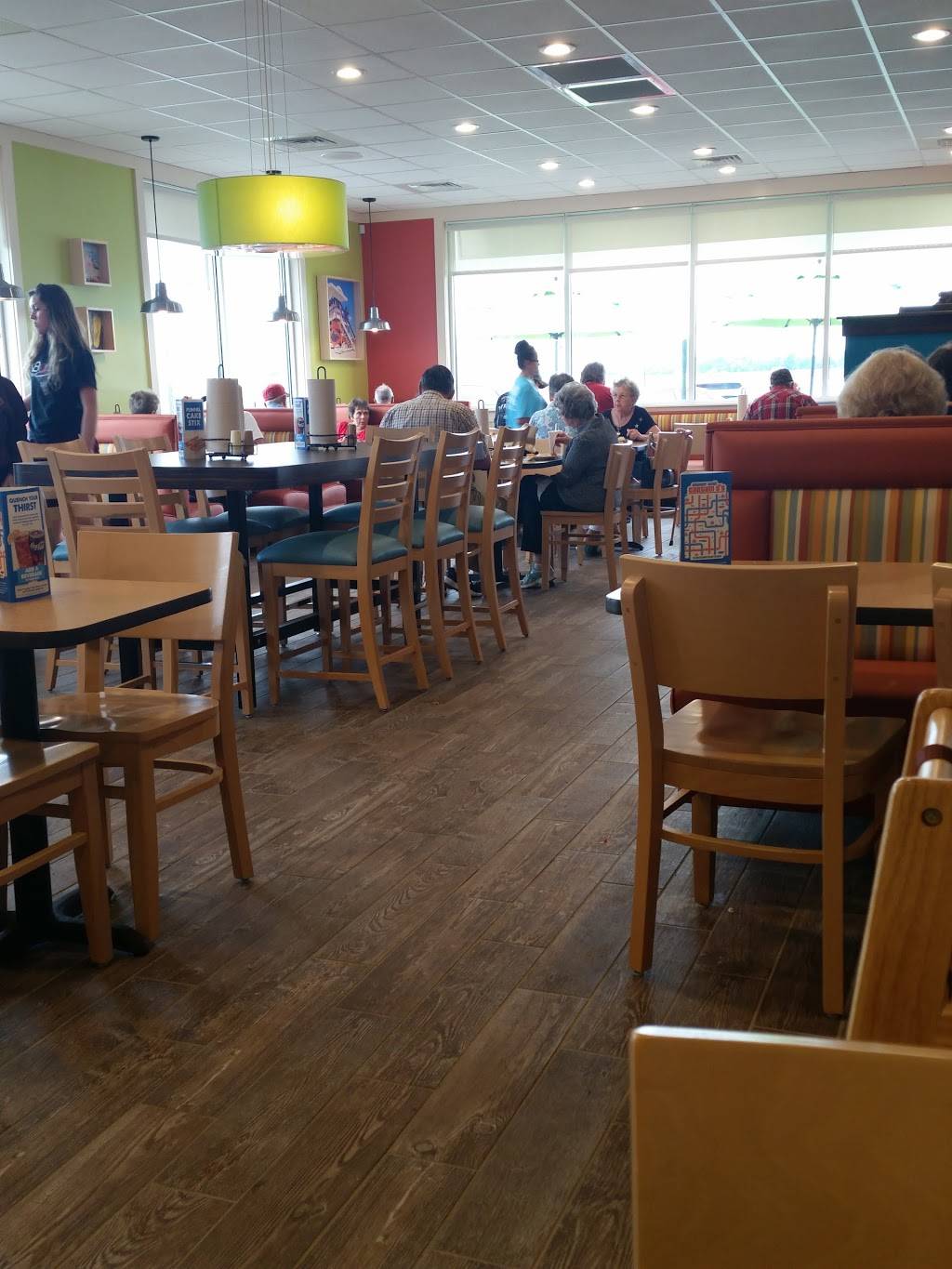 Captain Ds | restaurant | 488 Indian Mound Dr, Mt Sterling, KY 40353, USA | 8594987147 OR +1 859-498-7147