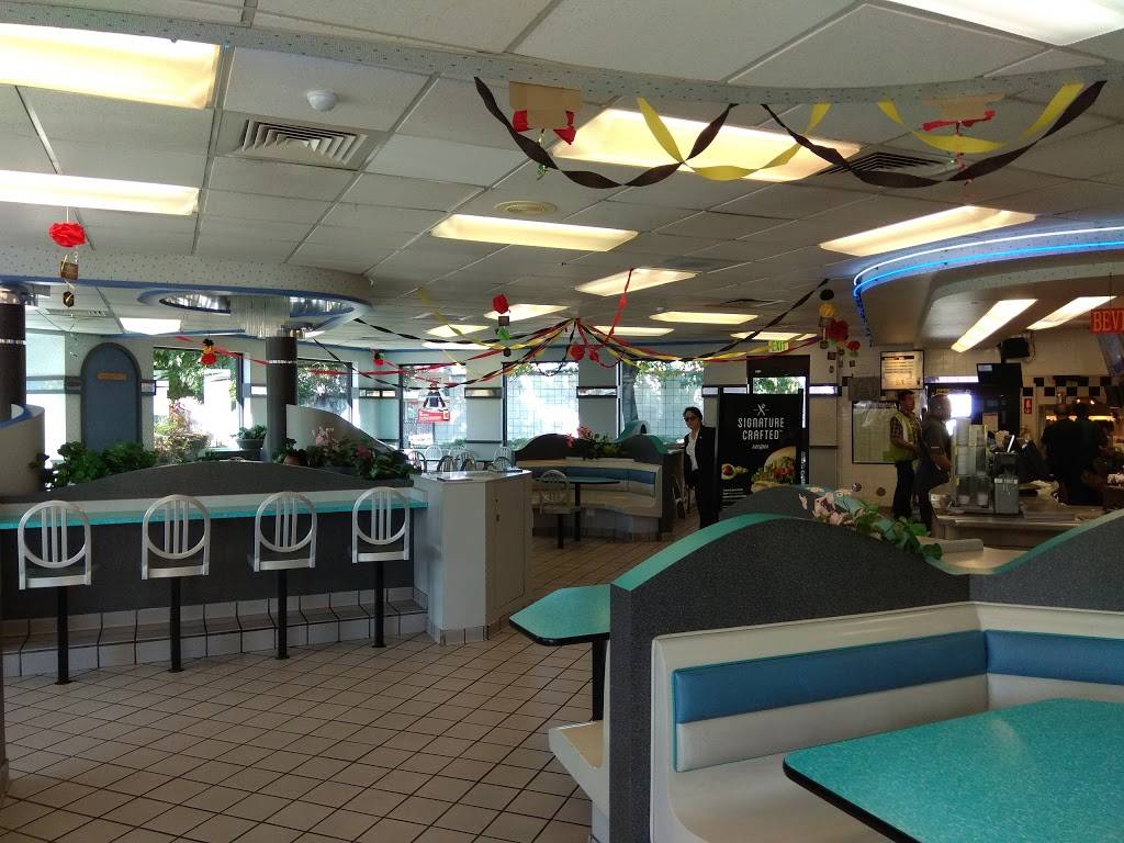McDonalds | cafe | 640 Hegenberger Rd, Oakland, CA 94621, USA | 5106329225 OR +1 510-632-9225