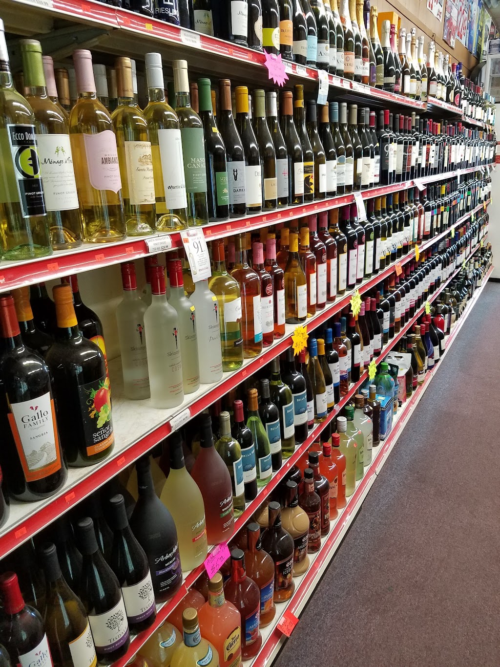Crescent Liquors | restaurant | 712 Crescent St, Brockton, MA 02302, USA | 5085873552 OR +1 508-587-3552