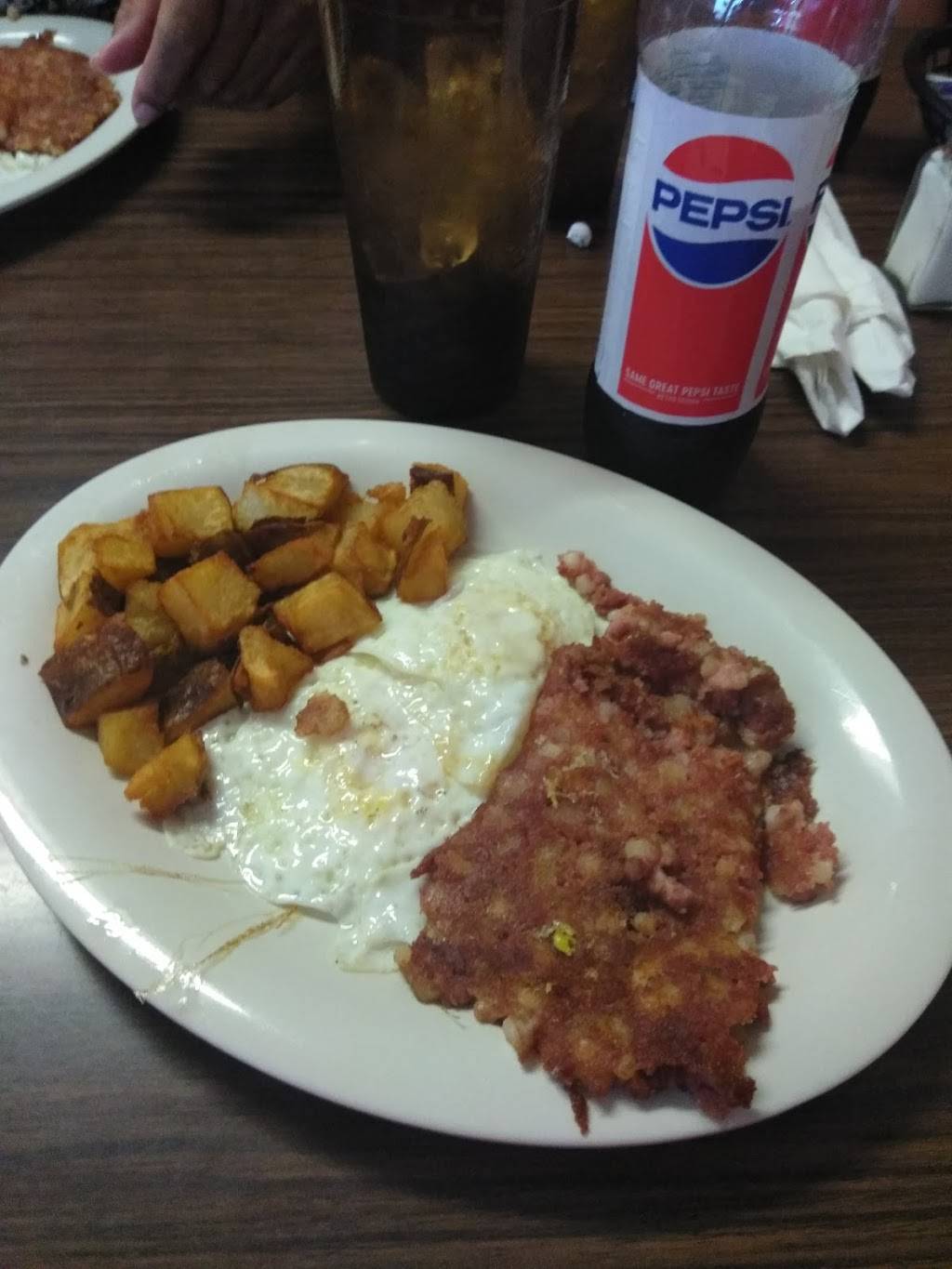 H & M Restaurant | restaurant | 2016 S French Ave, Sanford, FL 32771, USA | 4073220520 OR +1 407-322-0520