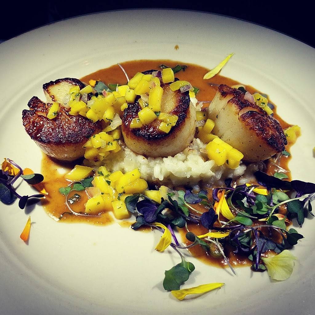 Roesslers Restaurant | restaurant | 2033 Vamo Way, Sarasota, FL 34238, USA | 9419665688 OR +1 941-966-5688